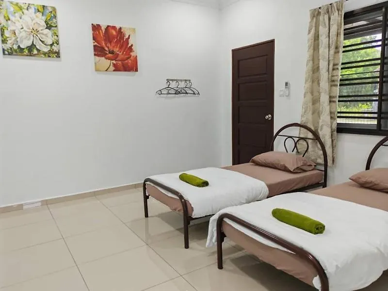 Favourite Homestay Melaka - 8Pax,4Br,4Bath Malacca