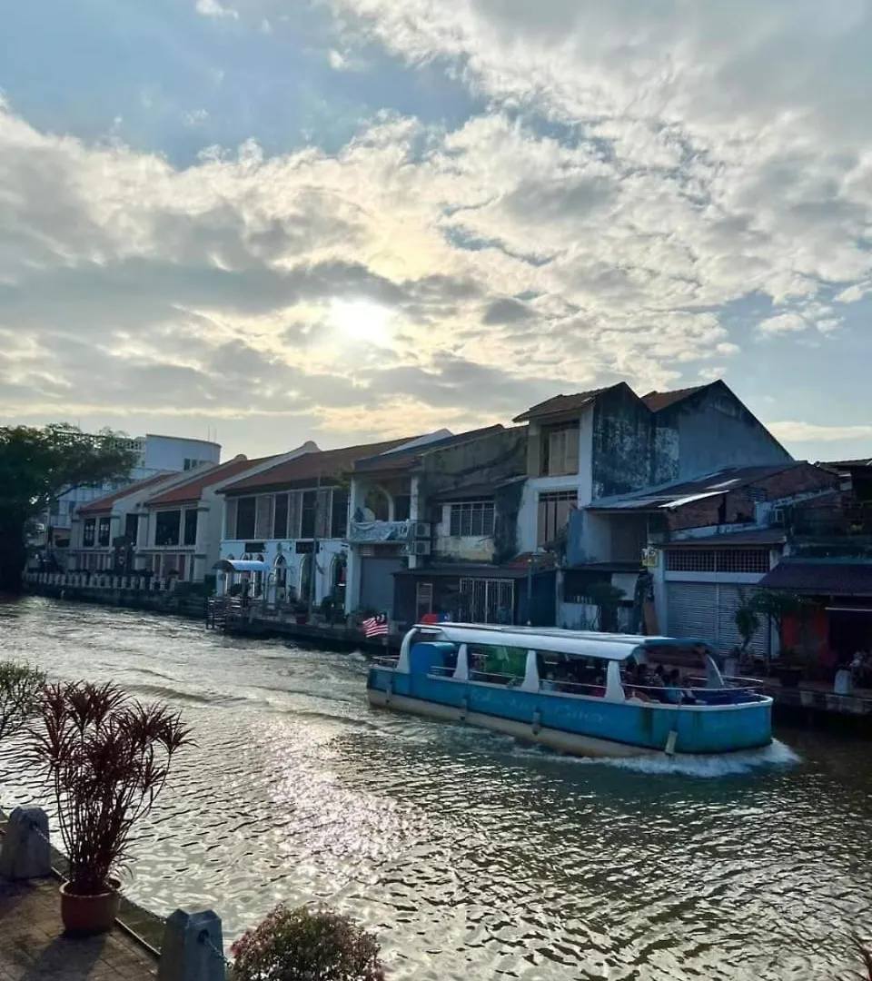 Favourite Homestay Melaka - 8Pax,4Br,4Bath