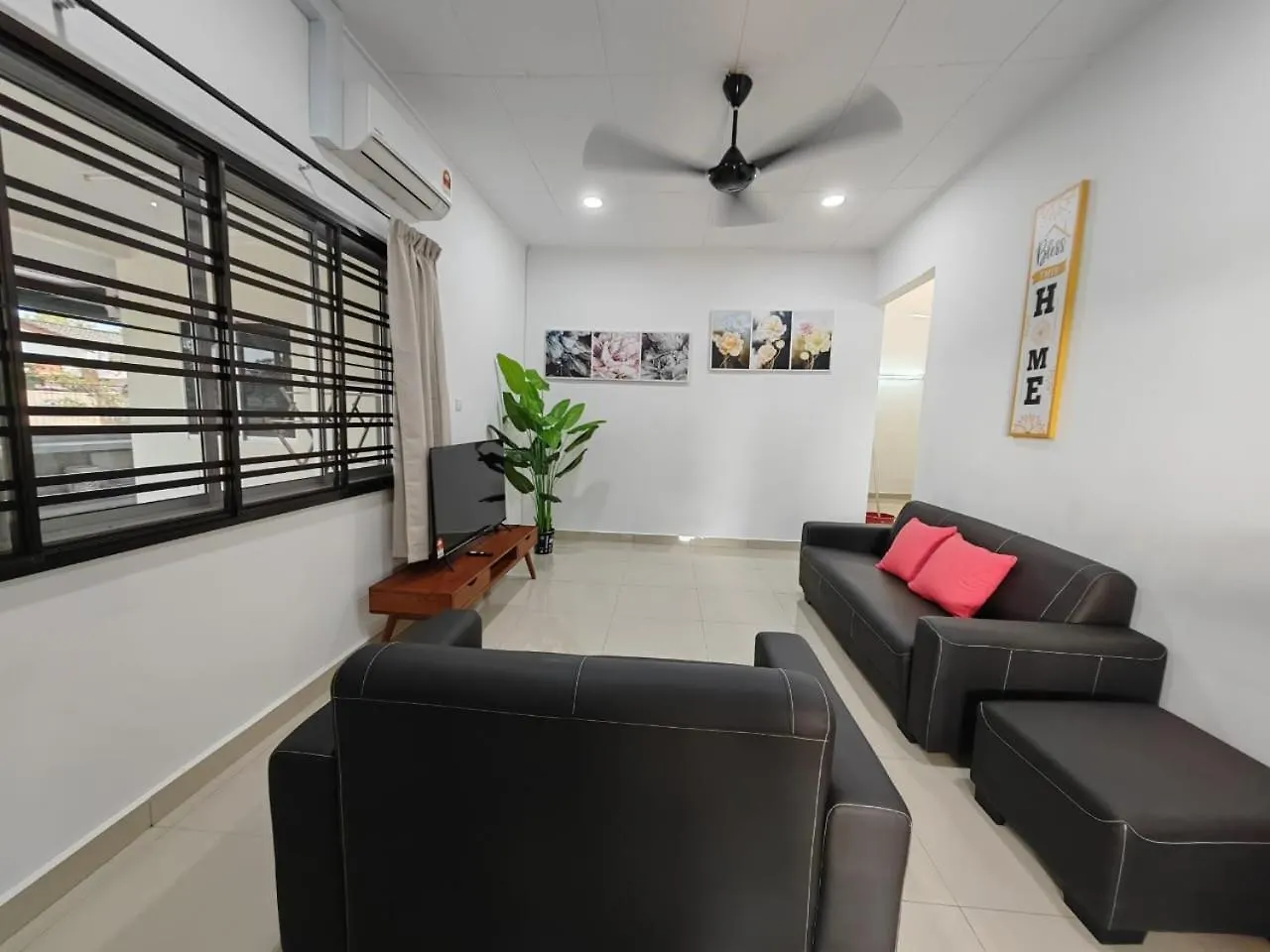Favourite Homestay Melaka - 8Pax,4Br,4Bath 0*, Malacca Malaysia