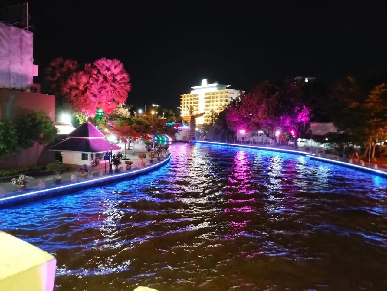 Favourite Homestay Melaka - 8Pax,4Br,4Bath